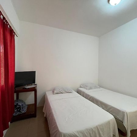 Casa De Huespedes "Darling" Otel Puerto Baquerizo Moreno Dış mekan fotoğraf
