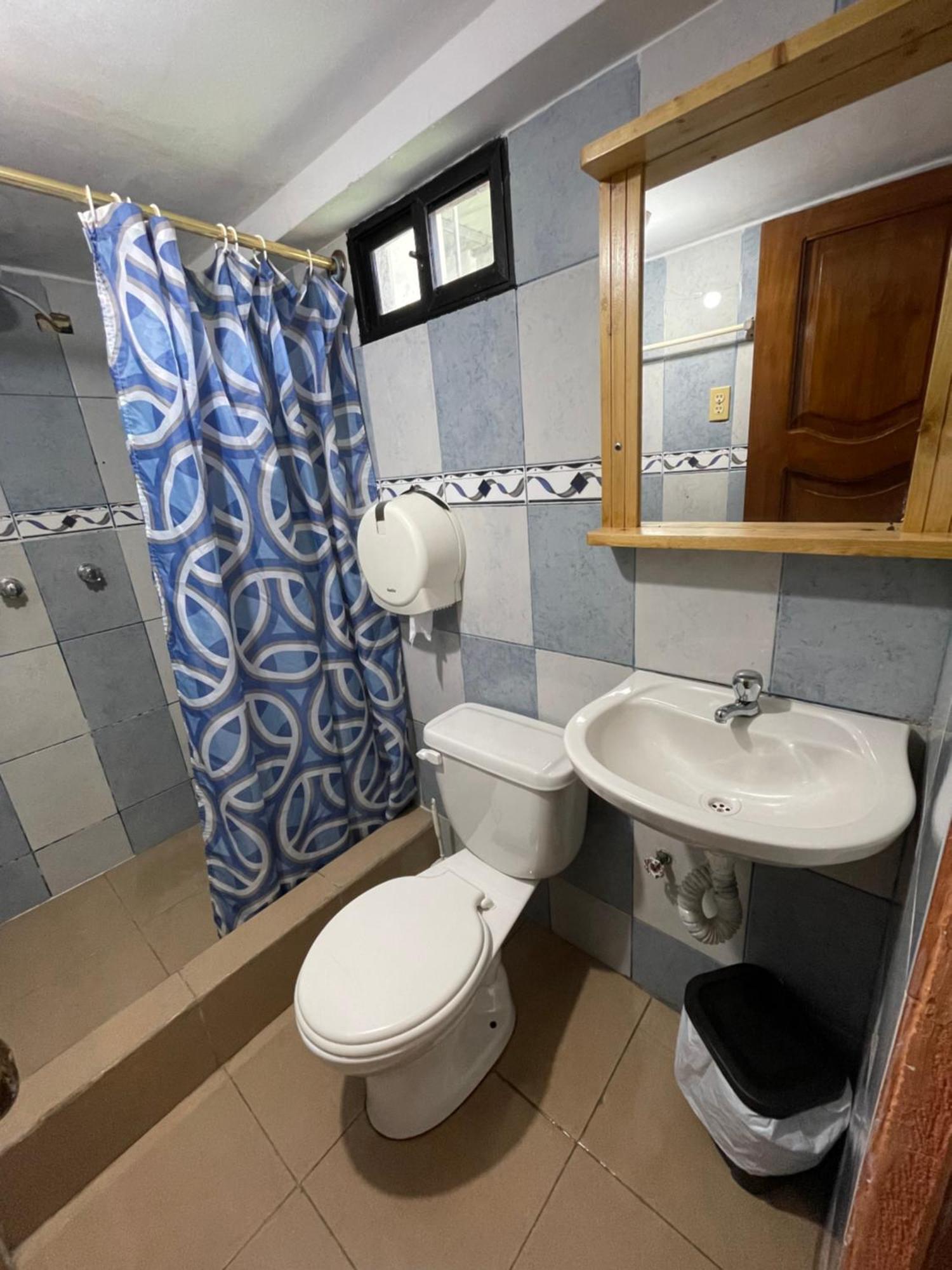 Casa De Huespedes "Darling" Otel Puerto Baquerizo Moreno Dış mekan fotoğraf