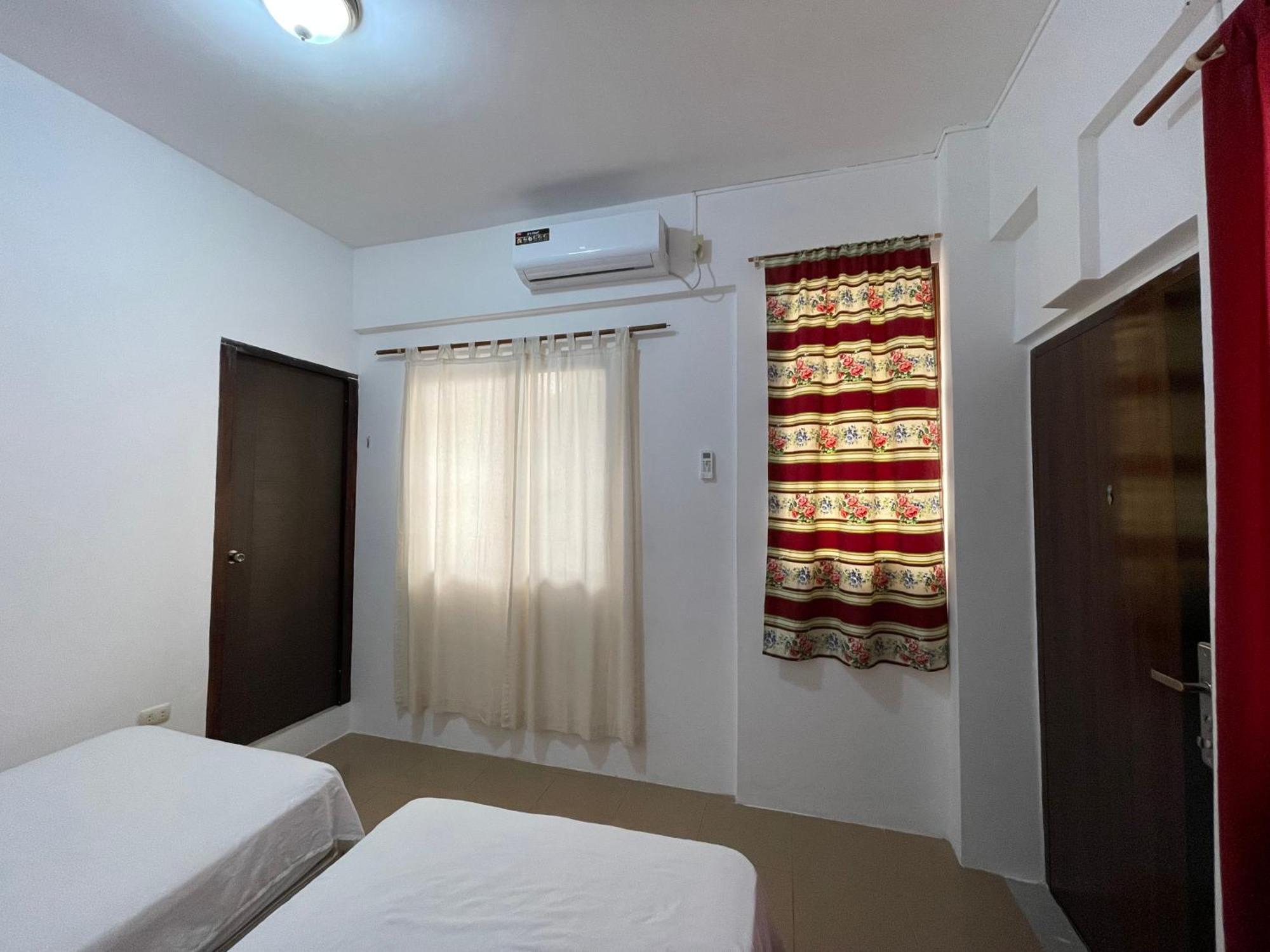 Casa De Huespedes "Darling" Otel Puerto Baquerizo Moreno Dış mekan fotoğraf