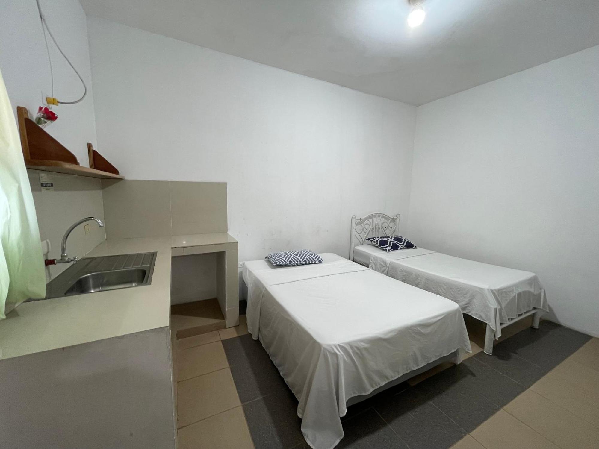 Casa De Huespedes "Darling" Otel Puerto Baquerizo Moreno Dış mekan fotoğraf