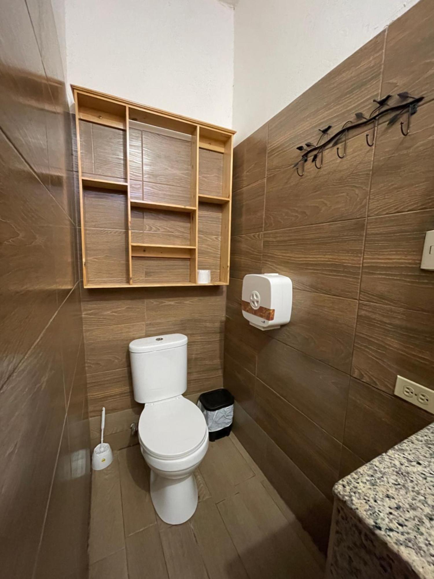 Casa De Huespedes "Darling" Otel Puerto Baquerizo Moreno Dış mekan fotoğraf