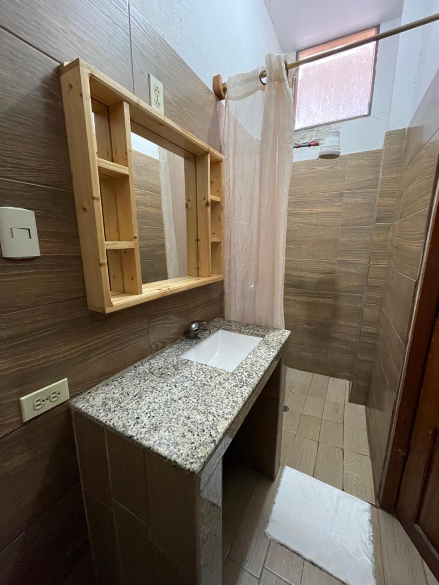 Casa De Huespedes "Darling" Otel Puerto Baquerizo Moreno Dış mekan fotoğraf